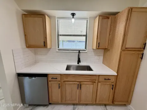 2271 W 10th Street Jacksonville FL 32209