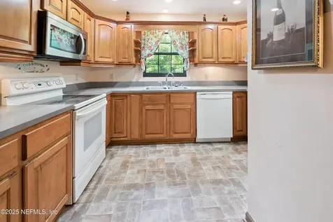 1492 NW County Road 125 Lawtey FL 32058