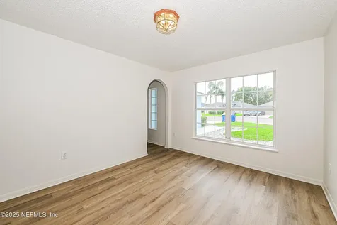 16 Reeding Ridge Drive W Jacksonville FL 32225