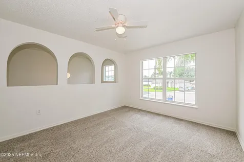 16 Reeding Ridge Drive W Jacksonville FL 32225