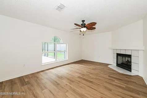 16 Reeding Ridge Drive W Jacksonville FL 32225