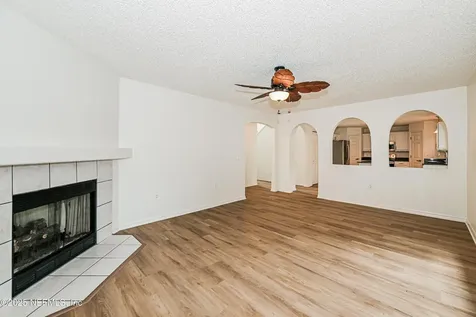 16 Reeding Ridge Drive W Jacksonville FL 32225