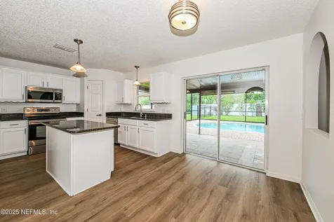 16 Reeding Ridge Drive W Jacksonville FL 32225