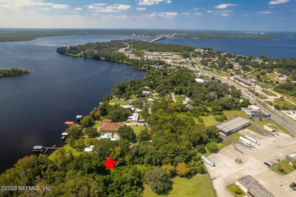 227 S Highway 17 East Palatka FL 32131