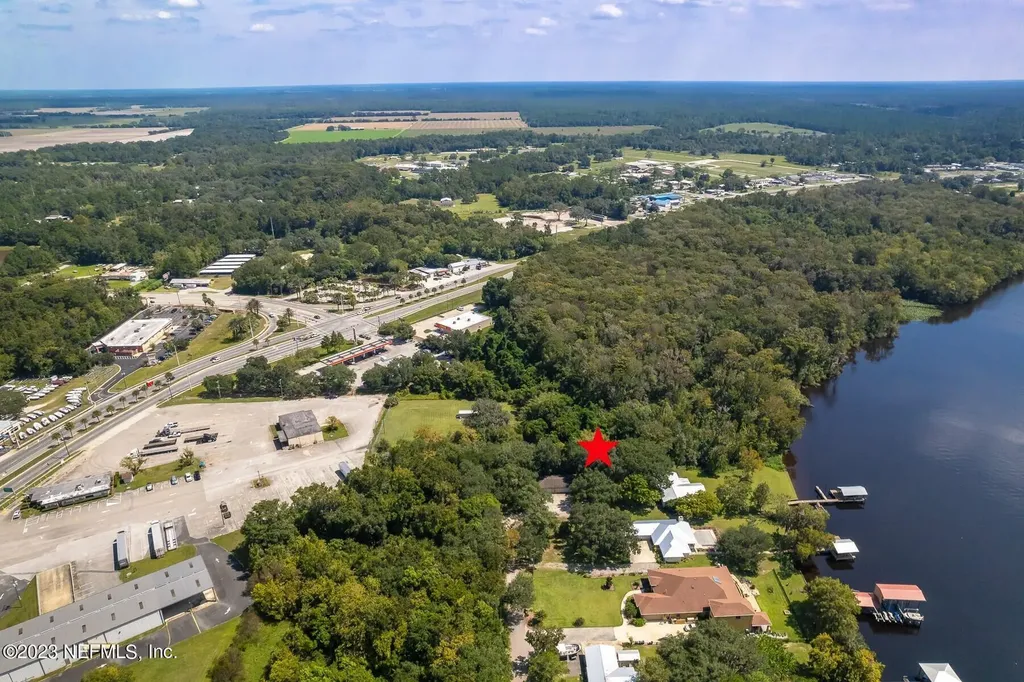 227 S Highway 17 East Palatka FL 32131
