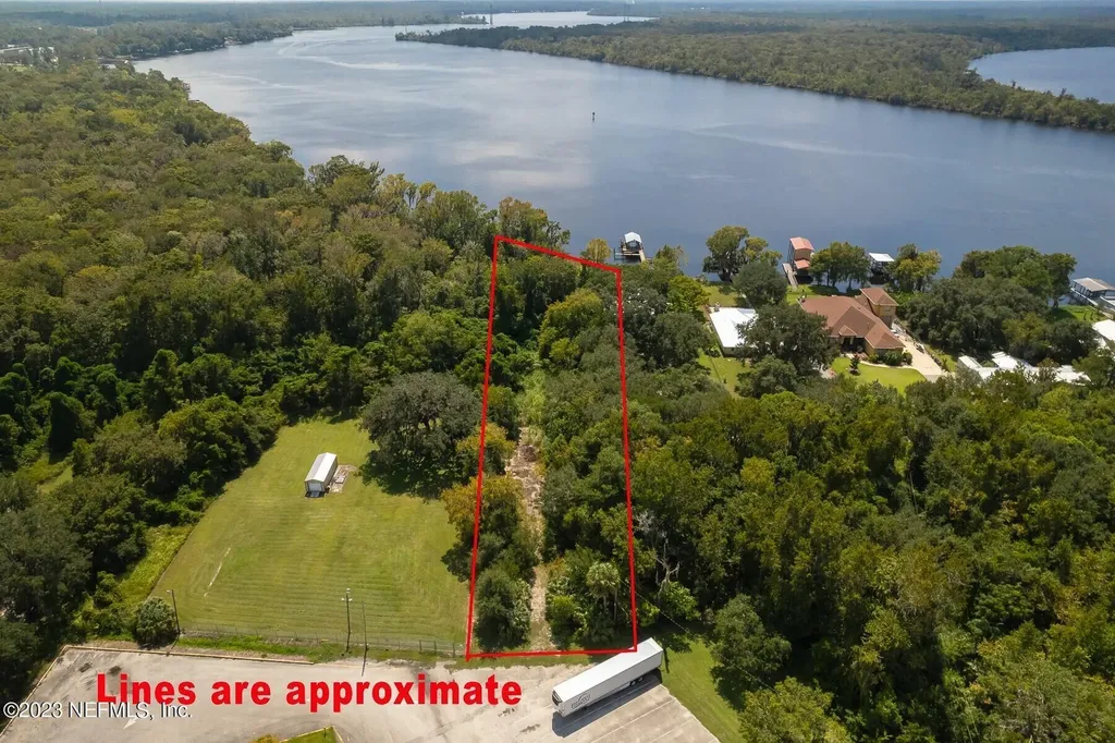 227 S Highway 17 East Palatka FL 32131