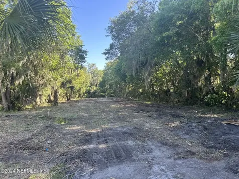 227 S Highway 17 East Palatka FL 32131