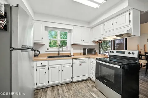 10646 Berghley Court N Jacksonville FL 32257