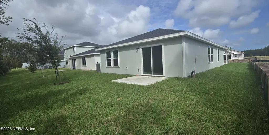 13 Dilly Court Palm Coast FL 32164