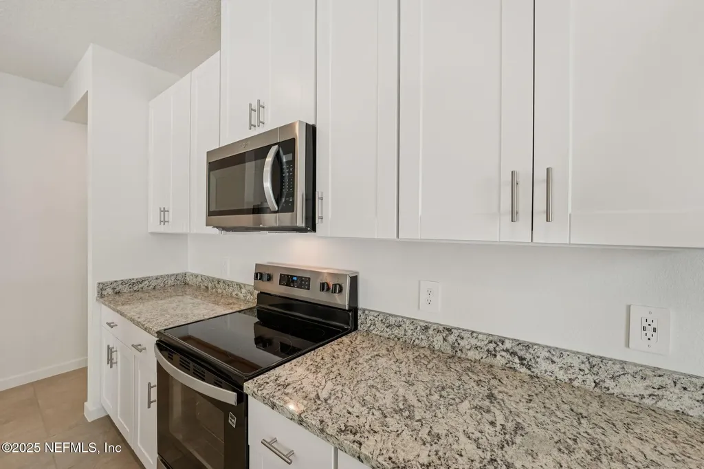 13 Dilly Court Palm Coast FL 32164