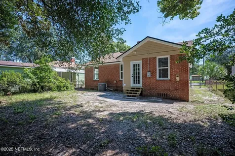 6738 N Pearl Street Jacksonville FL 32208