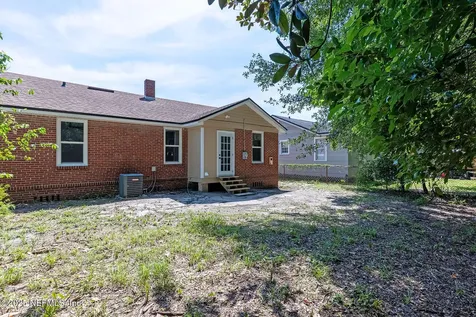 6738 N Pearl Street Jacksonville FL 32208