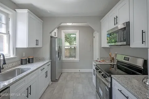 6738 N Pearl Street Jacksonville FL 32208