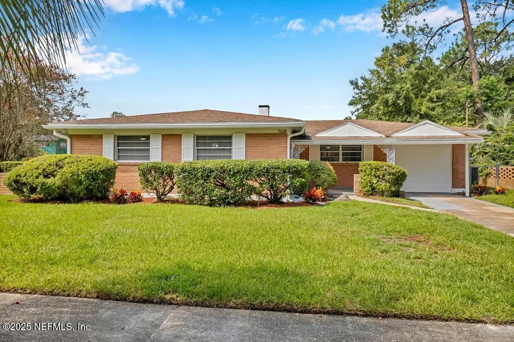 7038 Bishop Hatcher Drive W Jacksonville FL 32219
