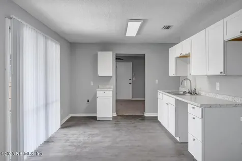 7038 Bishop Hatcher Drive W Jacksonville FL 32219