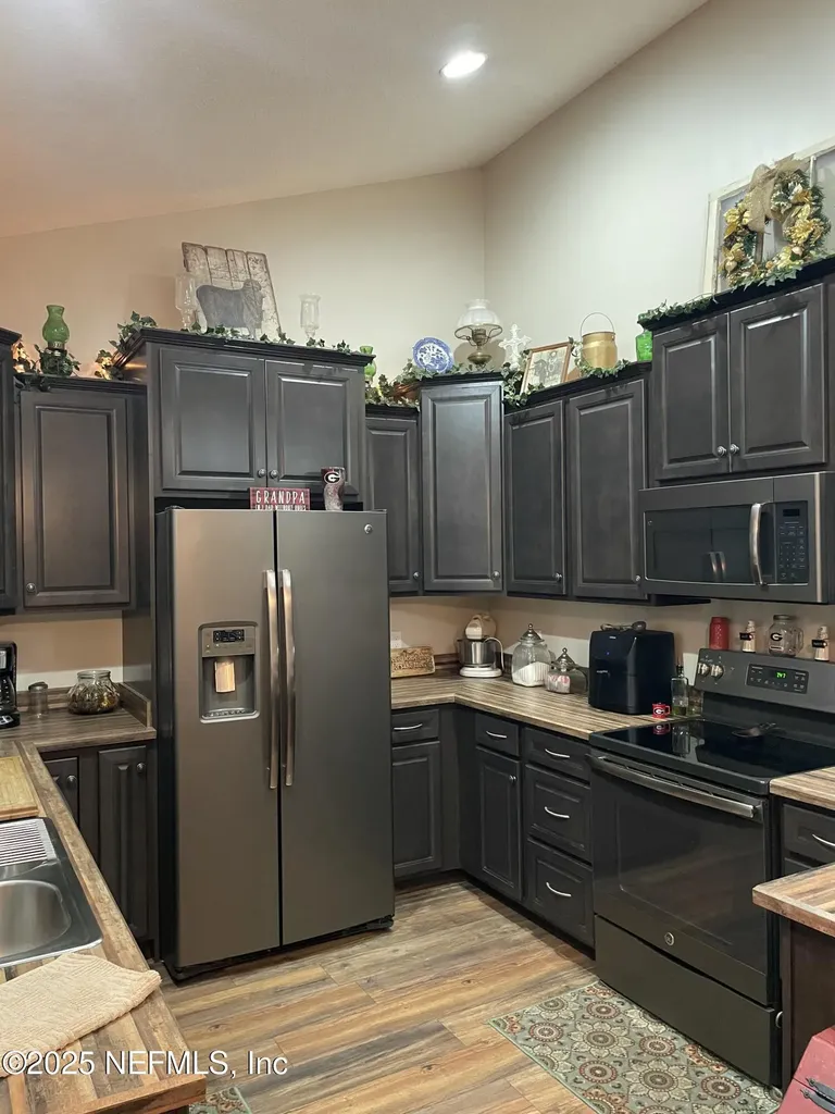 14253 Hunters Ridge W Glen St. Mary FL 32040