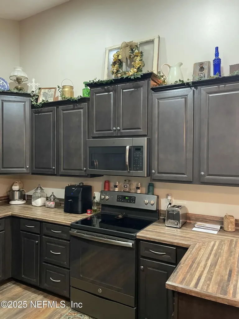 14253 Hunters Ridge W Glen St. Mary FL 32040