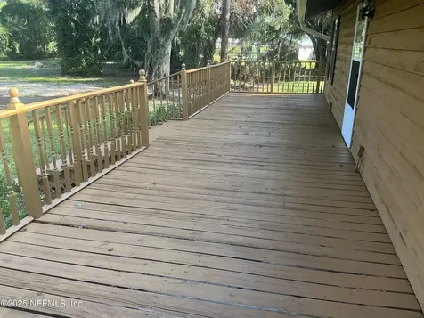 102 River Road Drive Palatka FL 32177