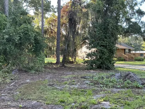 102 River Road Drive Palatka FL 32177