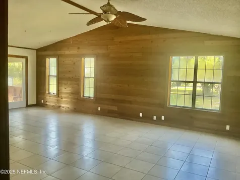 102 River Road Drive Palatka FL 32177