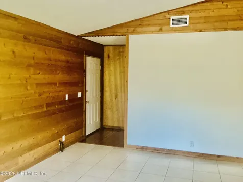 102 River Road Drive Palatka FL 32177