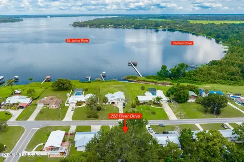 228 River Drive East Palatka FL 32131
