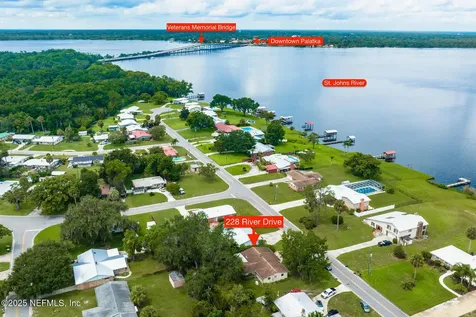 228 River Drive East Palatka FL 32131