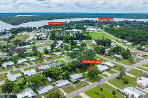 228 River Drive East Palatka FL 32131
