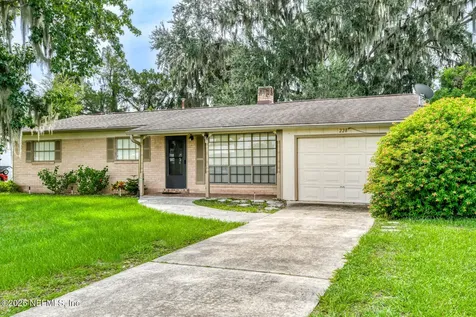 228 River Drive East Palatka FL 32131