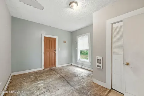 411 N Main Street Crescent City FL 32112