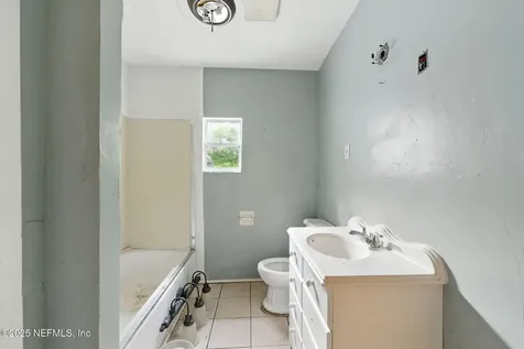 411 N Main Street Crescent City FL 32112