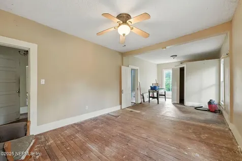 411 N Main Street Crescent City FL 32112