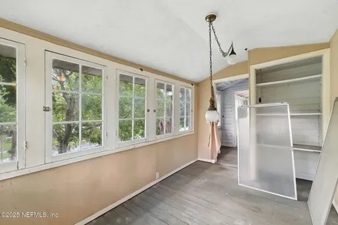 411 N Main Street Crescent City FL 32112