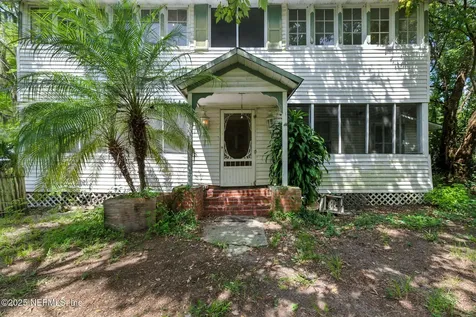 411 N Main Street Crescent City FL 32112