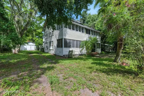 411 N Main Street Crescent City FL 32112