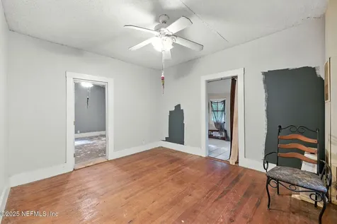 411 N Main Street Crescent City FL 32112