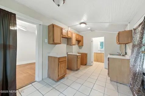 411 N Main Street Crescent City FL 32112