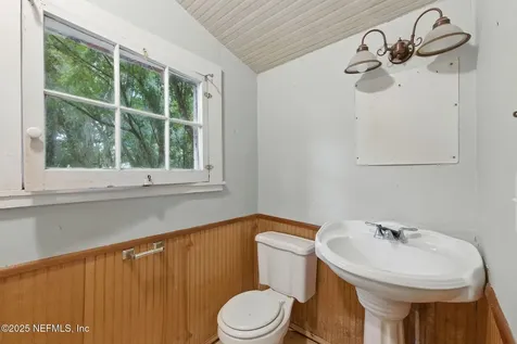 411 N Main Street Crescent City FL 32112