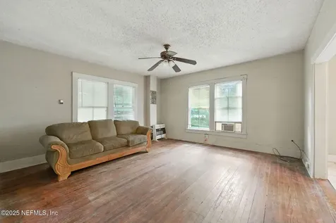 411 N Main Street Crescent City FL 32112