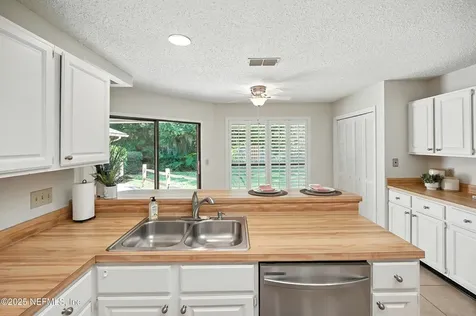 4531 Barrington Oaks Drive Jacksonville FL 32257