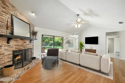 4531 Barrington Oaks Drive Jacksonville FL 32257