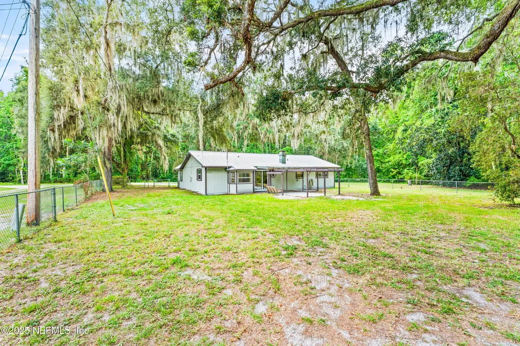 106 Acosta Creek Drive Satsuma FL 32189