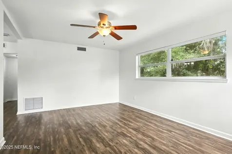 5241 Damascus Road S Jacksonville FL 32207