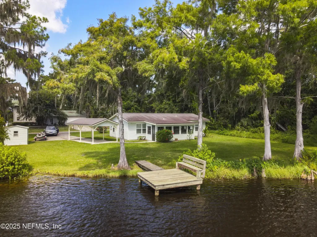 115 Twin Lake Grove Court Interlachen FL 32148