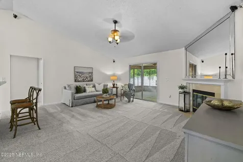 14042 Crestwick Drive W Jacksonville FL 32218