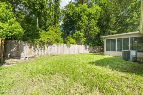 14042 Crestwick Drive W Jacksonville FL 32218