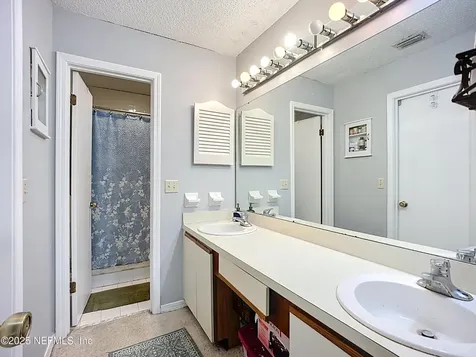 4158 Hanging Moss Court Jacksonville FL 32257