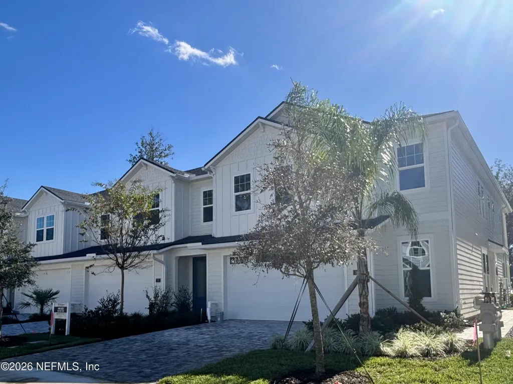 375 Oakmoss Drive St. Johns FL 32259
