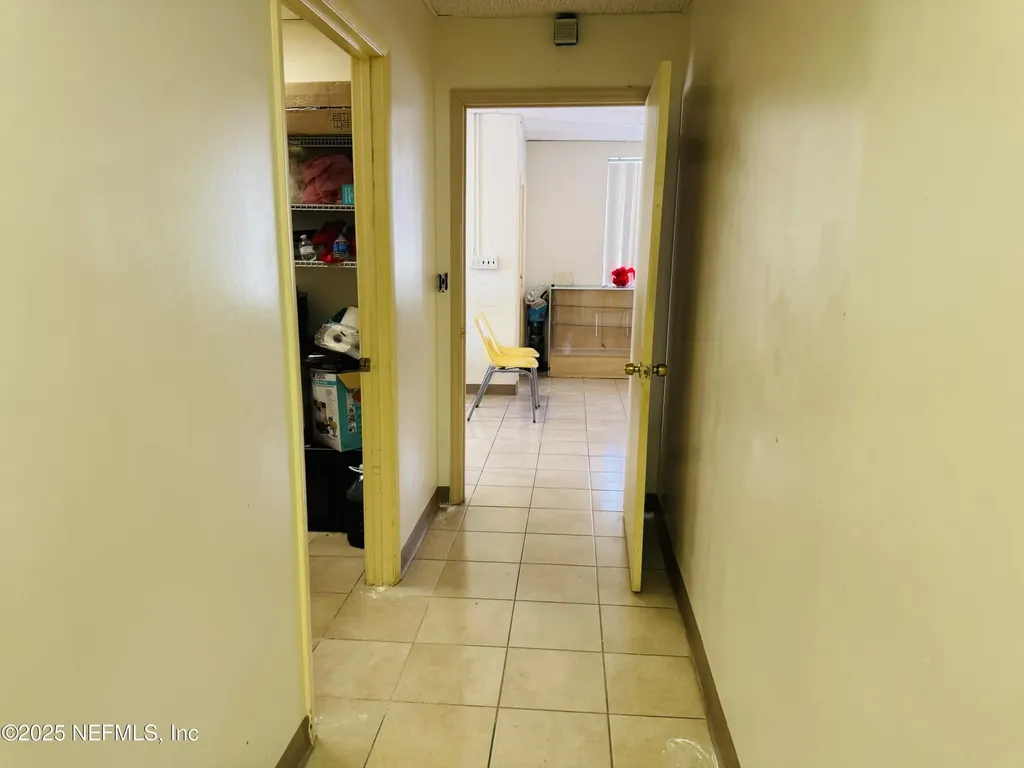 2565 Philips Highway Jacksonville FL 32207