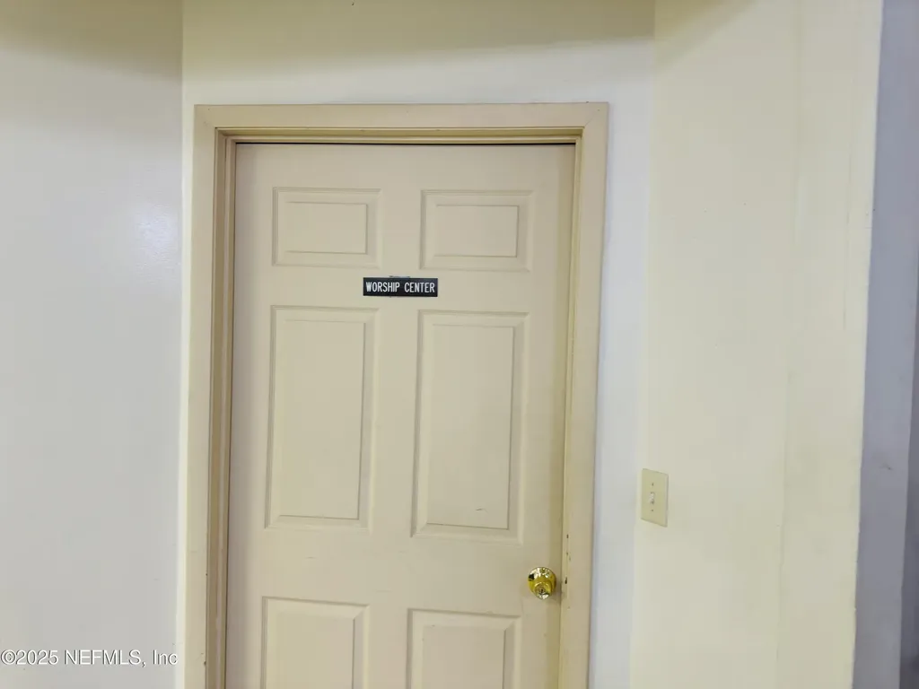 2565 Philips Highway Jacksonville FL 32207